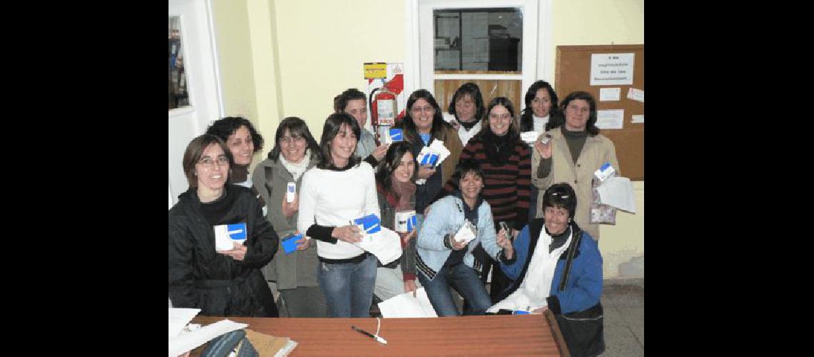 Las chicas docentes estarÃn comunicadas desde el campo 