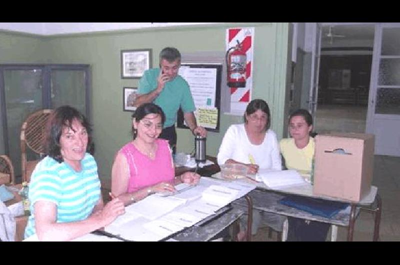 Autoridades de mesa que actuaron en la Escuela NÂº 1 