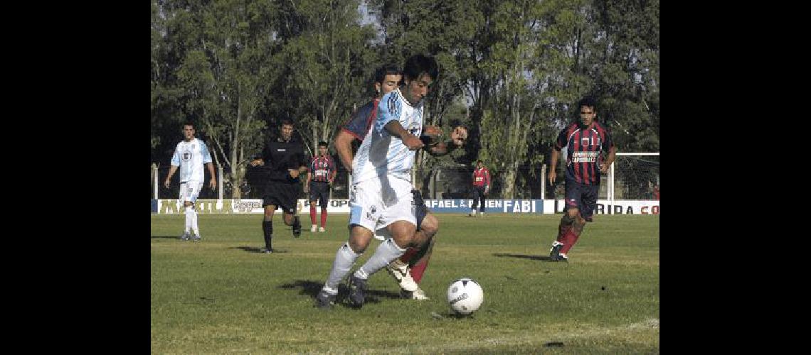 Luego del triunfo en Laprida ante LilÃn Ferro Carril Sud debutarÃ como local el domingo Carlos RamÃ­rez 