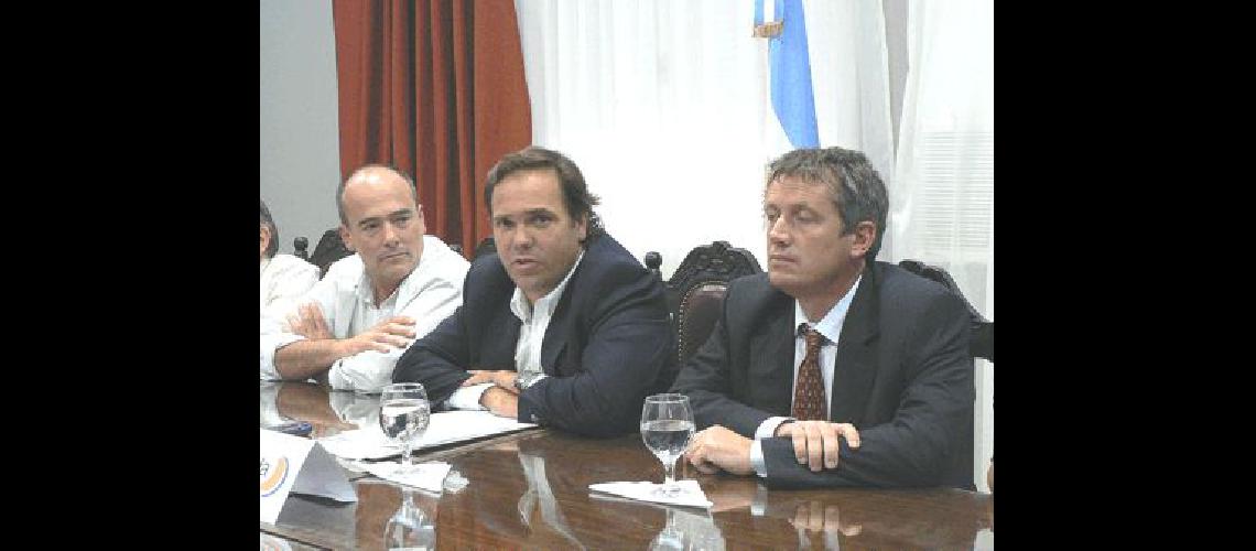 El jefe de gabinete provincial estuvo ayer en Laprida reunido con los intendentes de la sexta 