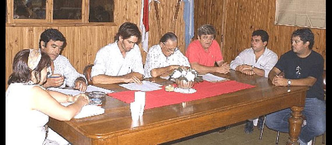 Tornquist fue sede la conformaciÃ³n de la mesa seccional de la UCR Gentileza- Noticias Tornquist 
