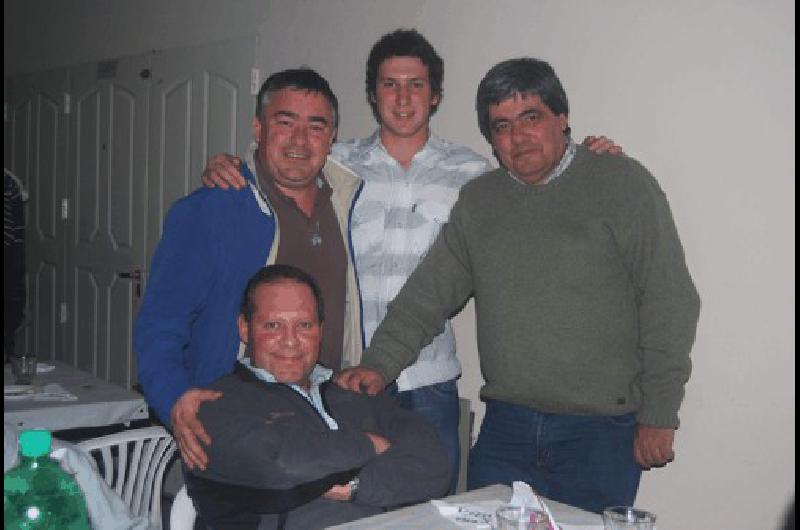 Emilio SÃnchez Guillermo MilÃ­a y Eduardo Dimateo colaboran con NicolÃs Pezzucchi en el TC Pista Mouras Miguelangel 