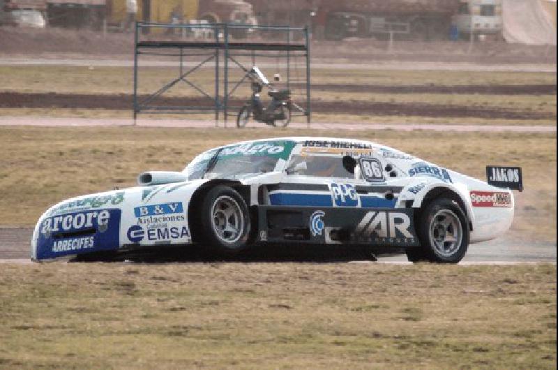 Canapino tiene lo mejor con la Chevy del Dole Racing asistida por su padre Alberto y motorizada por Gardelito FernÃndez Foto gentileza Javier Vijarra 