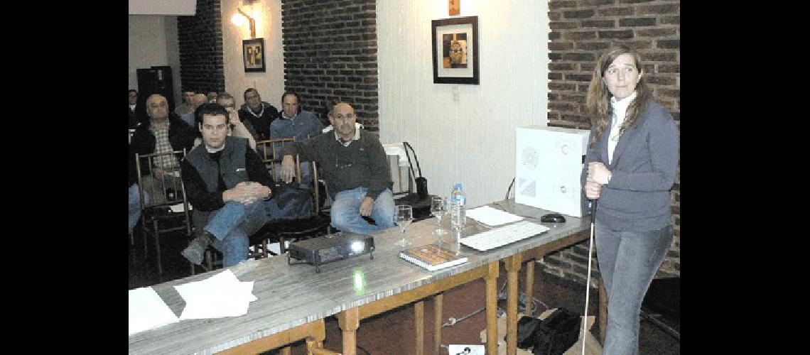 La biÃ³loga Mariottini fue quien explicÃ³ acerca de los resultados de monitoreo 