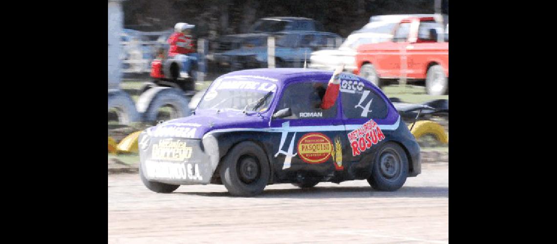 Carlos RomÃn (Fiat 600) cumpliÃ³ en Laprida el requisito de ganar una competencia en la Promocional 850 Archivo  Miguelangel 