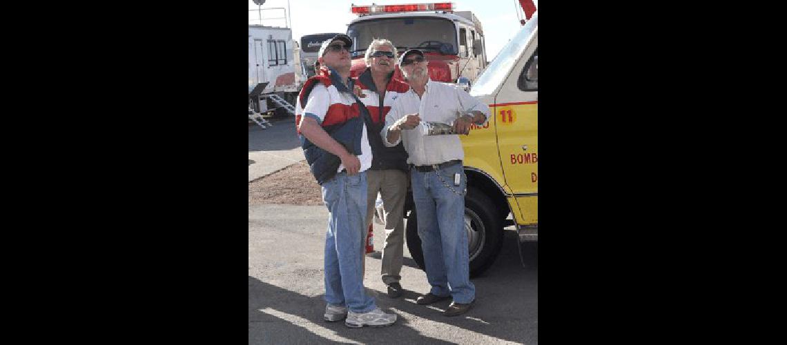 CÃ©sar Benigni Luis Kees y Luis MarÃ­a CajÃ©n el sÃbado 14 de noviembre en el AutÃ³dromo durante la carrera de Turismo Carretera en OlavarrÃ­a Benigni presentÃ³ la renuncia a mitad de semana pasada 