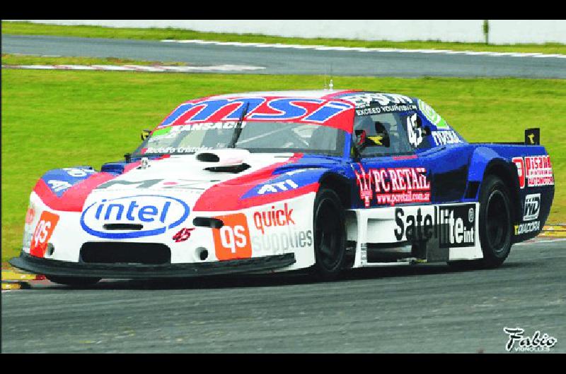 En 2009 Alejandro Berganza utilizÃ³ el Dodge en el TC Mouras Ahora serÃ el turno de AgustÃ­n Herrera piloto del RCV CompeticiÃ³n Foto wwwsolotcmourascomar 