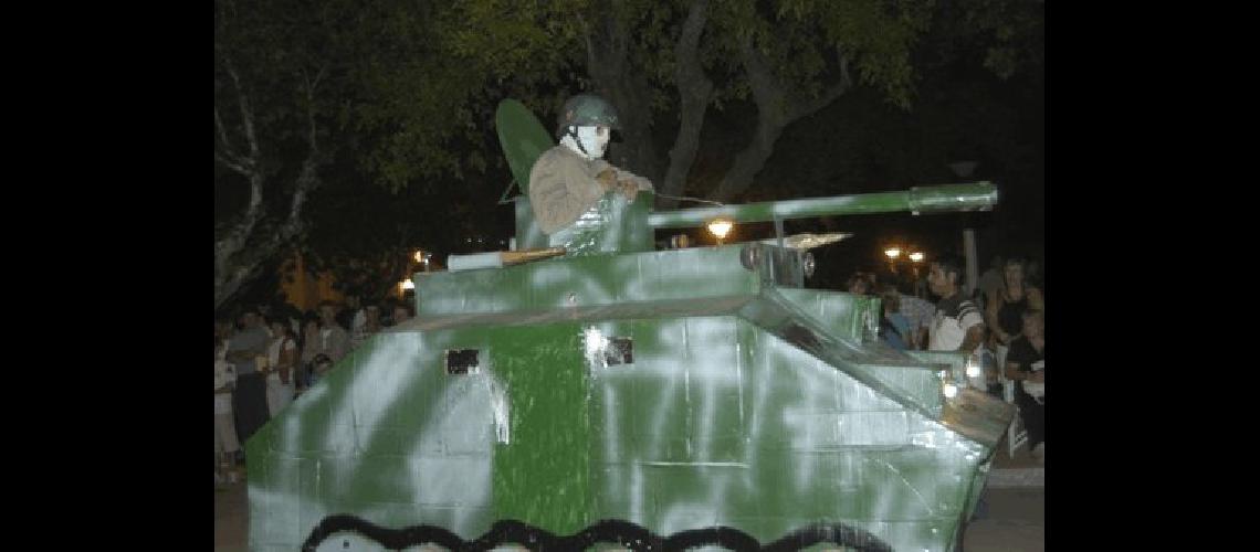 Las carrozas estuvieron muy bien preparadas El jurado tendrÃ una tarea difÃ­cil para elegir a los mejores 