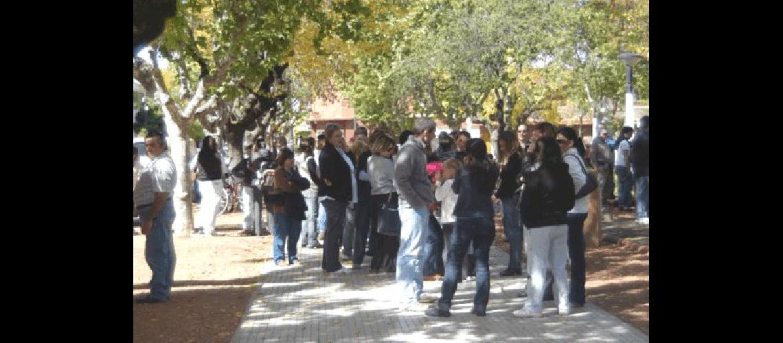 Los gremios deberÃn seguir esperando Pellitta no estarÃ en La Madrid y decidieron posponer la movilizaciÃ³n hasta el lunes  Agencia 