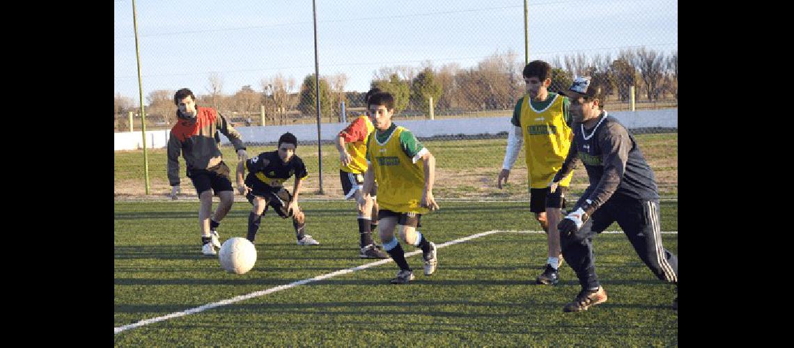 Popular FC superÃ³ a Hay Equipo Carlos RamÃ­rez 