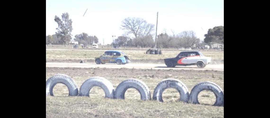 Los Gianotti ademÃs de MatÃ­as BaÃ±os probaron en el circuito TomÃs Barrutia Los pilotos y los organizadores se mostraron conformes con la respuesta del piso Agencia 