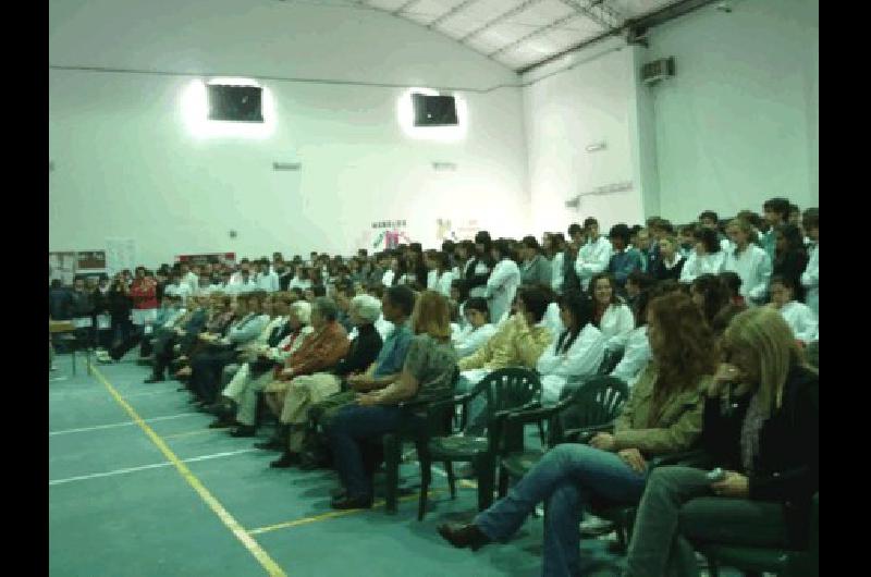 En el SUM de la EEM NÂº 1 se desarrolla la Muestra del Bicentenario Hoy es el Ãºltimo dÃ­a y permanecerÃ abierta de 8 a 11 y de 14 a 17 