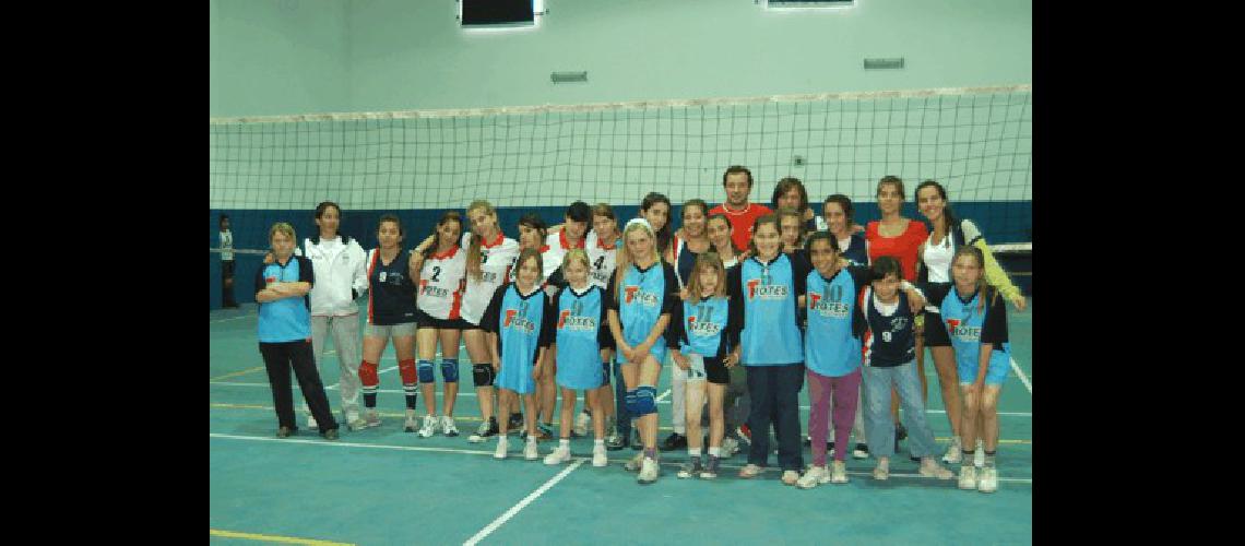 Las chicas del CEF NÂº 66 (La Madrid) y NÂº 60 (Cnel SuÃrez) realizaron una serie de encuentros amistosos 