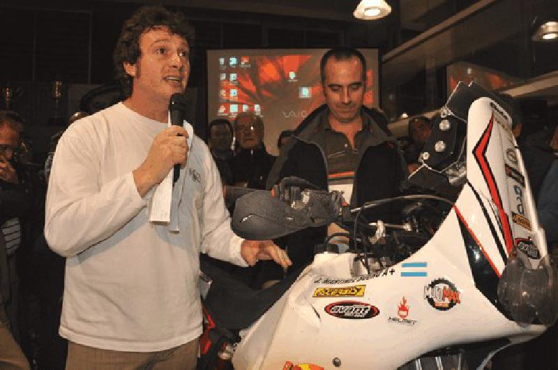 Juan JosÃ© Gato Barbery presentÃ³ anoche en Mojo la Beta 525 con la cual afrontarÃ su primer Dakar Claudio MartÃ­nez 