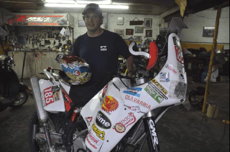 En el taller de HernÃn Hermann se armÃ³ la Beta 525 con la cual Juan JosÃ© Barbery cumplirÃ el sueÃ±o de estar en el Dakar 2011 Carlos RamÃ­rez 