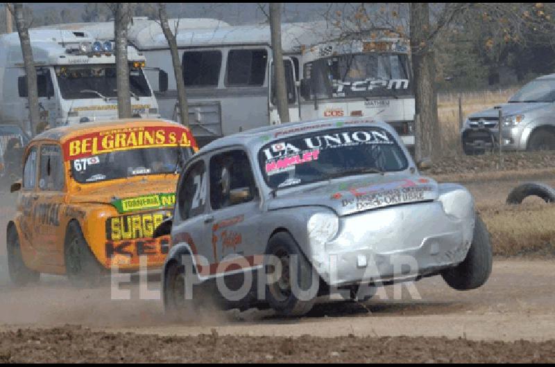 Fernardo CurrÃ en pleno pozo de la curva 2 El piloto de OlavarrÃ­a ganÃ³ la final B de la Promocional 850 Miguelangel 