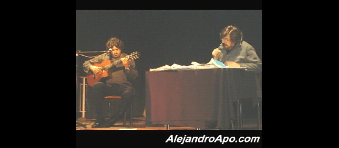 Hoy desde las 20 en el SalÃ³n Blanco de La Madrid se presenta Alejandro Apo junto al mÃºsico Marcelo Sanjurjo con el espectÃculo  Y el fÃºtbol contÃ³ un cuento 