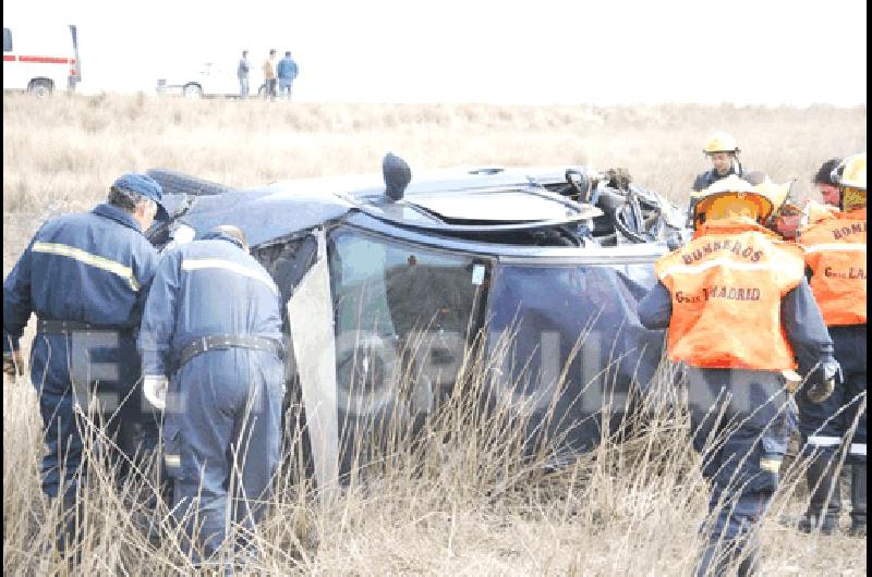 El auto quedÃ³ prÃcticamente destrozado por los golpes Principalmente en su parte trasera Agencia 