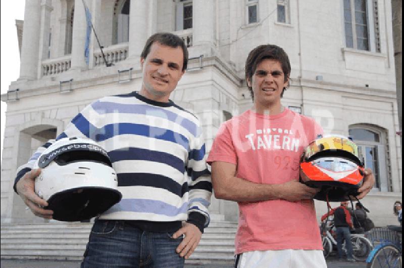 SebastiÃn CiprÃ©s (Ford) y AgustÃ­n Herrera (Chevrolet) frente al Palacio San MartÃ­n Los dos pilotos de OlavarrÃ­a llevarÃn el clÃsico de marcas al TC Pista este domingo en el AutÃ³dromo del AMCO Claudio MartÃ­nez 