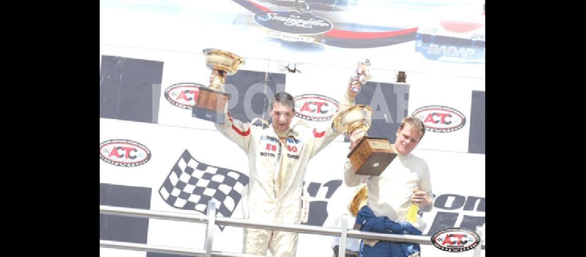 Segundo podio consecutivo de NicolÃs Pezzucchi con la Dodge de Castellano Sobre el cierre venciÃ³ la resistencia de Dianda Foto ACTC 