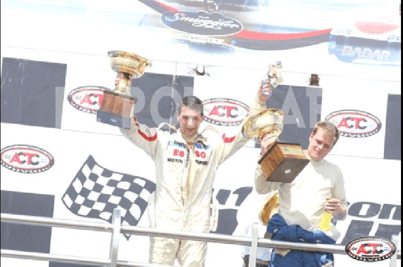 Segundo podio consecutivo de NicolÃs Pezzucchi con la Dodge de Castellano Sobre el cierre venciÃ³ la resistencia de Dianda Foto ACTC 