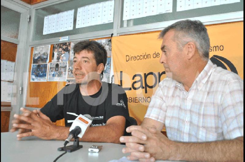 DamiÃn Lestarpe y el director de Deportes Pablo Huici Agencia