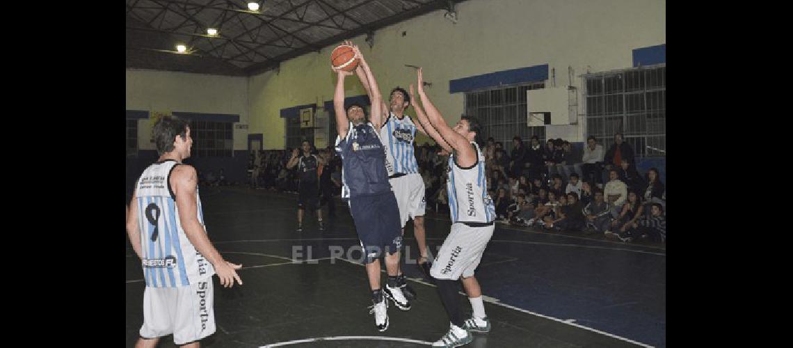 Ferro viene de superar en el clÃ�sico a El FortÃ­n y manda en el Apertura Archivo 