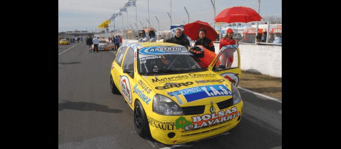 El piloto de OlavarrÃ­a AgustÃ­n Herrera estÃ competitivo con el Renault ClÃ­o del Tigre Racing Prensa 