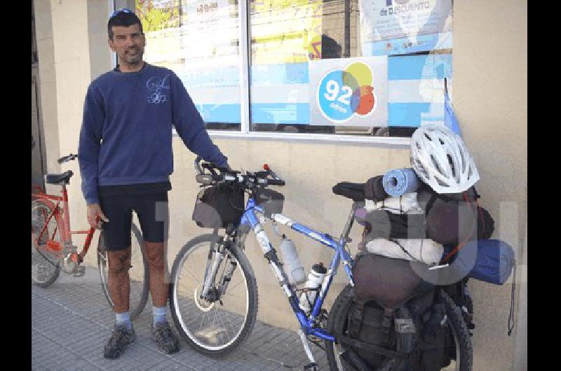 El ciclista concluyÃ³ aquÃ­ una travesÃ­a que lo llevÃ³ hasta TucumÃn Agencia 
