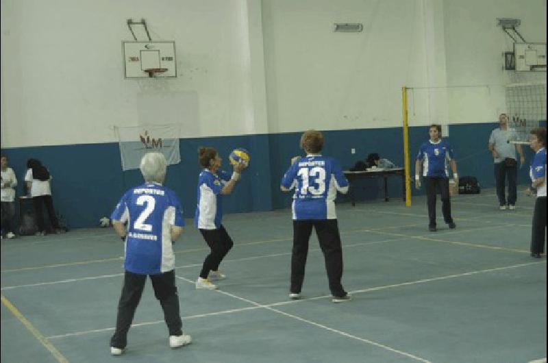 MÃs de 800 Abuelos de La Madrid y la regiÃ³n participaron ayer de una nueva etapa clasificatoria de los Juegos Buenos Aires 2012 