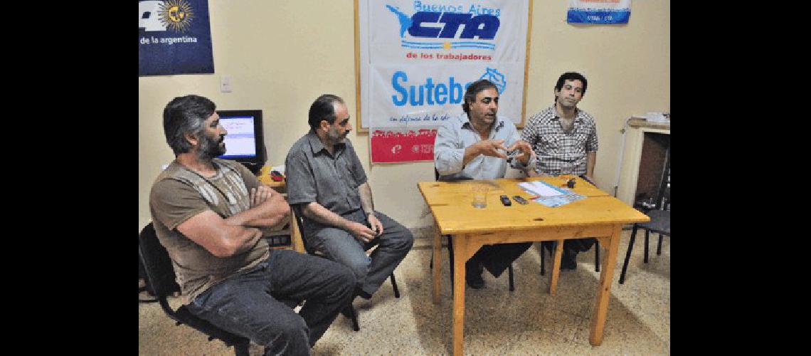 El funcionario estuvo acompaÃ±ado por dirigentes de Suteba Laprida y JuÃrez 