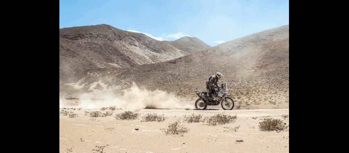 Un paisaje para el recuerdo Juan JosÃ© Gato Barbery dibuja con la Yamaha NÂº 126 por terrenos Ãridos de la Argentina Marian Chytka 