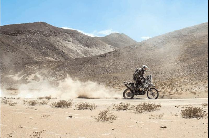 Un paisaje para el recuerdo Juan JosÃ© Gato Barbery dibuja con la Yamaha NÂº 126 por terrenos Ãridos de la Argentina Marian Chytka 