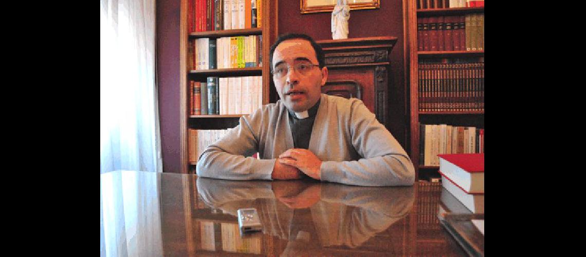 Enrique Germade pÃrroco de la iglesia Santos JoaquÃ­n y Ana de Laprida Agencia 