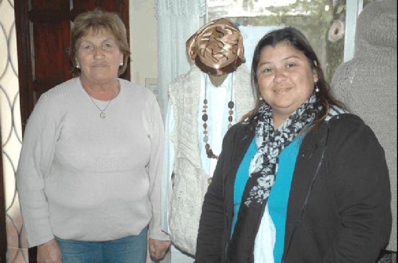 Ana MarÃ­a Del Valle y MarÃ­a JosÃ© PÃ©rez integrantes del grupo Manos de La Madrid adelantaron lo que serÃ el desfile del domingo 