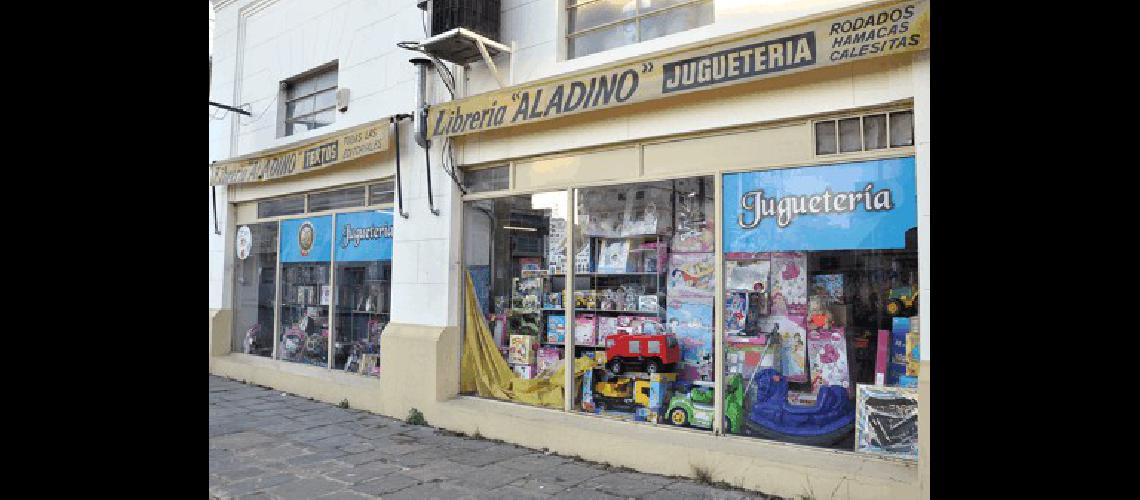 La librerÃ­a estÃ ubicada en Dorrego y Lamadrid 
