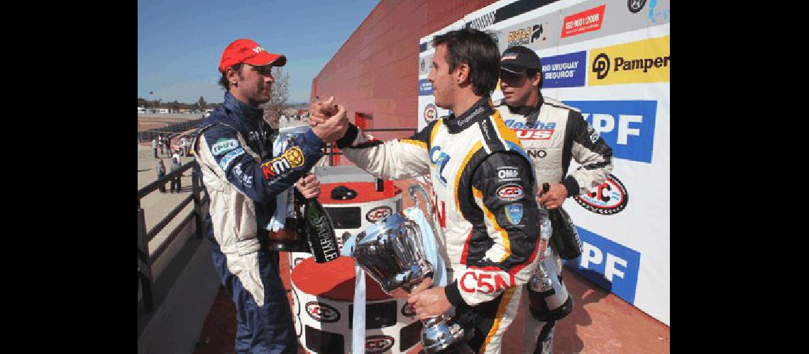 NicolÃs Pezzucchi llegÃ³ cerca de Emiliano LÃ³pez El olavarriense tiene 2 podios en 6 carreras en el TC Pista 