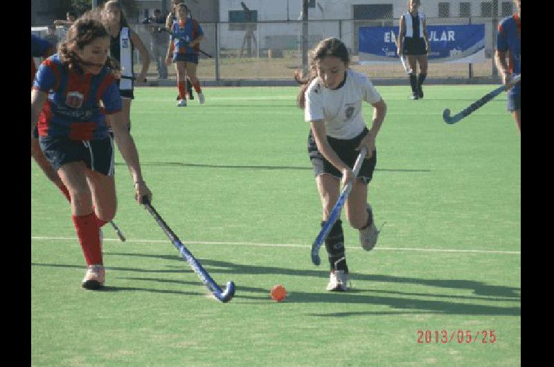 Jugadoras de Barracas conformaron los planteles de LilÃn (Laprida) que el fin de semana jugaron en Tandil 