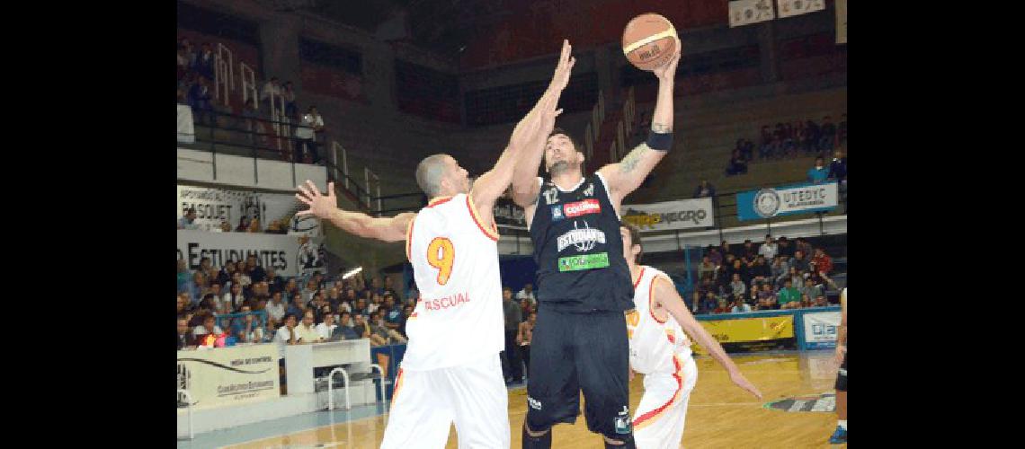 El rendidor pivote bataraz volviÃ³ a ser figura el pasado viernes ante Belgrano 
