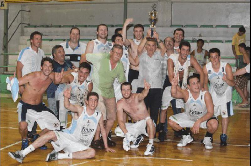 Ferro Carril Sud festejÃ³ anoche en el Juan Manolio el cuarto tÃ­tulo de su historia 