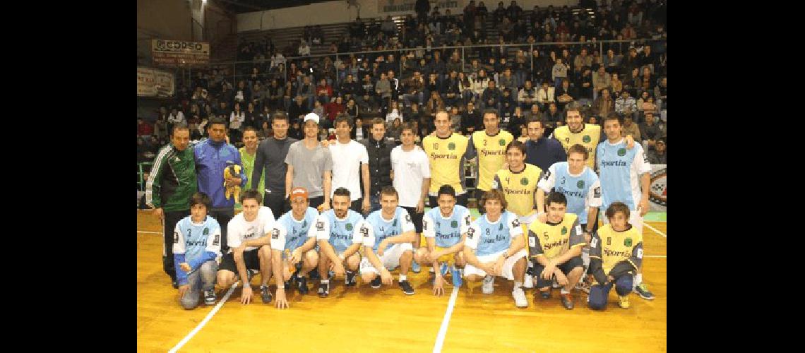 El fÃºtbol solidario volverÃ a ser una fiesta esta noche en el gimnasio Juan Manolio del Club AtlÃ©tico Pueblo Nuevo 