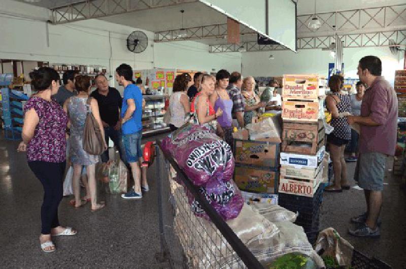 La verdulerÃ­a es el rubro que mÃs elige la gente que acude al Mercado Central 