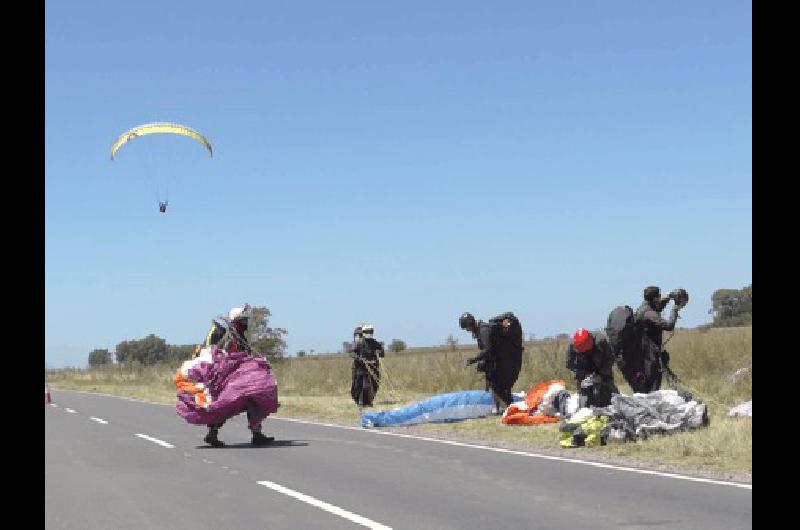 MÃs de 60 parapentistas se sumaron a la quinta ediciÃ³n de la Semana del Cross 