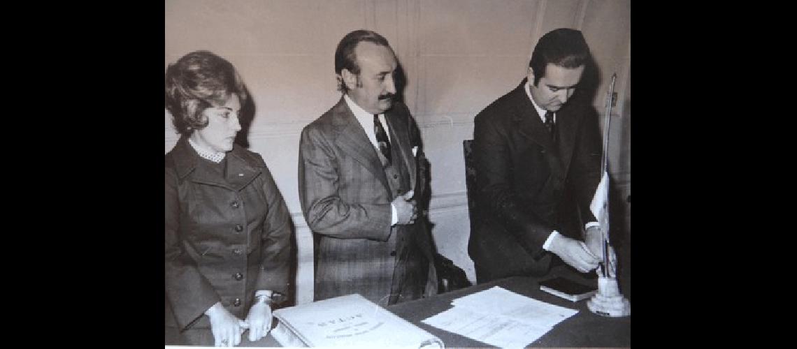 En su vida incursionÃ³ en distintos Ãmbitos de la comunidad Foto de 1973 cuando asumiÃ³ su cargo en el Municipio 