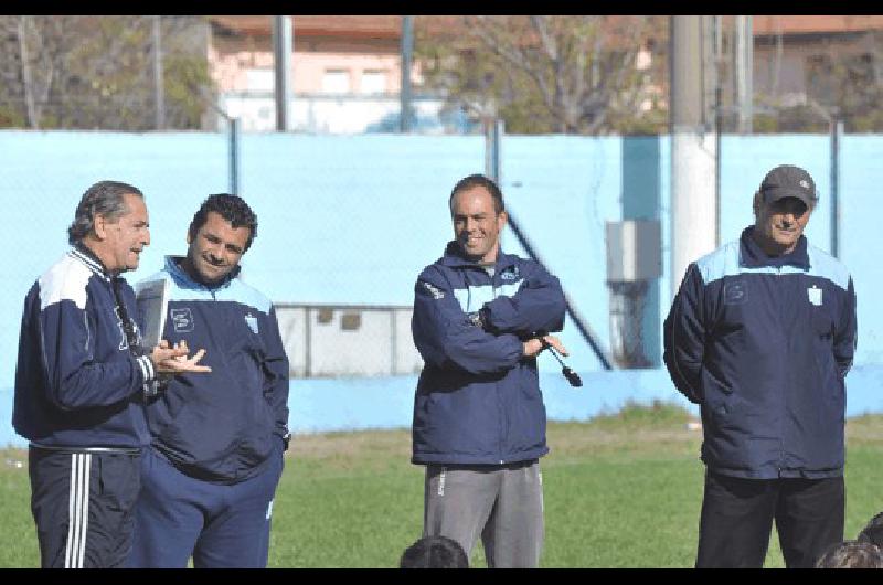 Daniel Torrisi empezÃ³ a armar el modelo 2015 de Ferro Carril Sud para el Torneo Federal B de fÃºtbol 