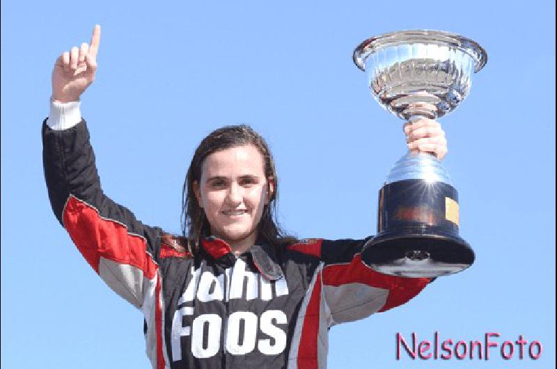 La Copa en lo mÃs alto Josefina Vigo ganÃ³ el domingo en La Plata su primera carrera en el GT 2000 