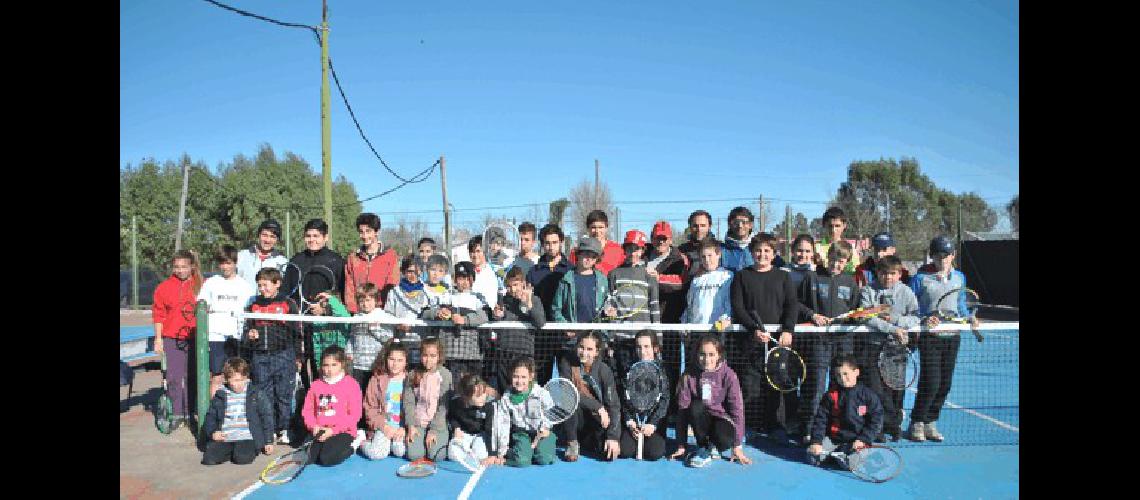 Grupo de jugadores de LilÃn La Madrid y Daireaux que jugaron en nuestra ciudad 
