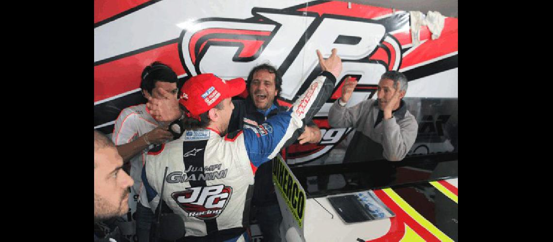 Al ritmo del Ã³valo Con Juan Pablo Gianini y Omar MartÃ­nez Ford hizo doblete en la clasificaciÃ³n del TC en ParanÃ 