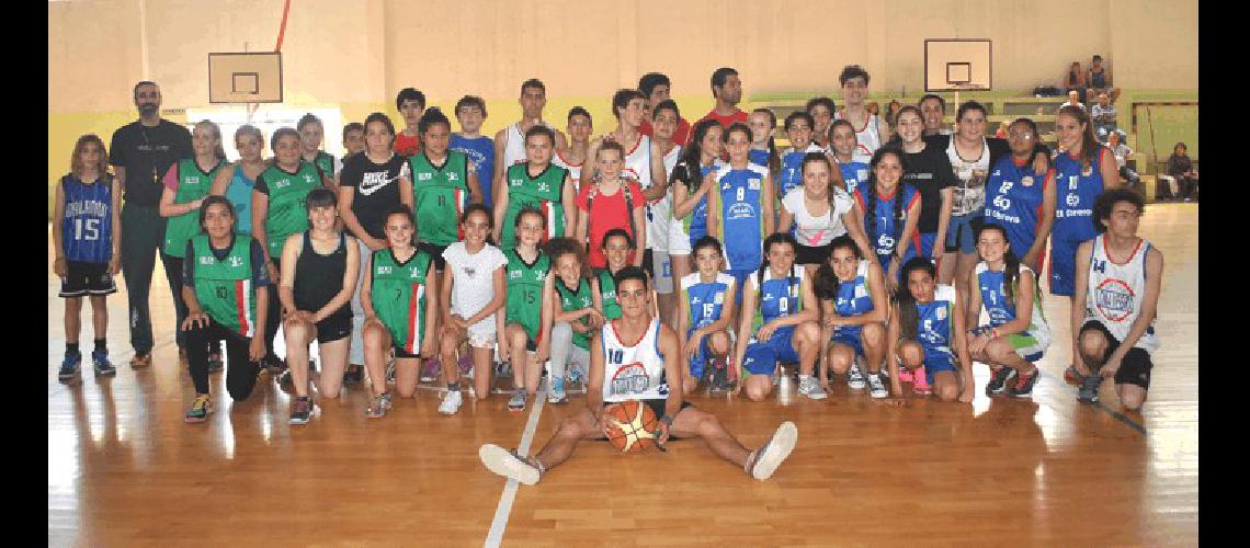 Los equipos del CEF NÂº 8  y Barker jugaron el sÃbado en Laprida 