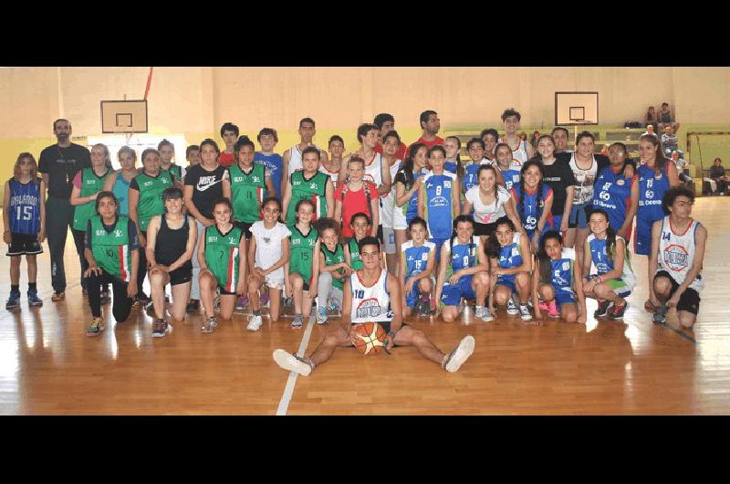 Los equipos del CEF NÂº 8  y Barker jugaron el sÃbado en Laprida 